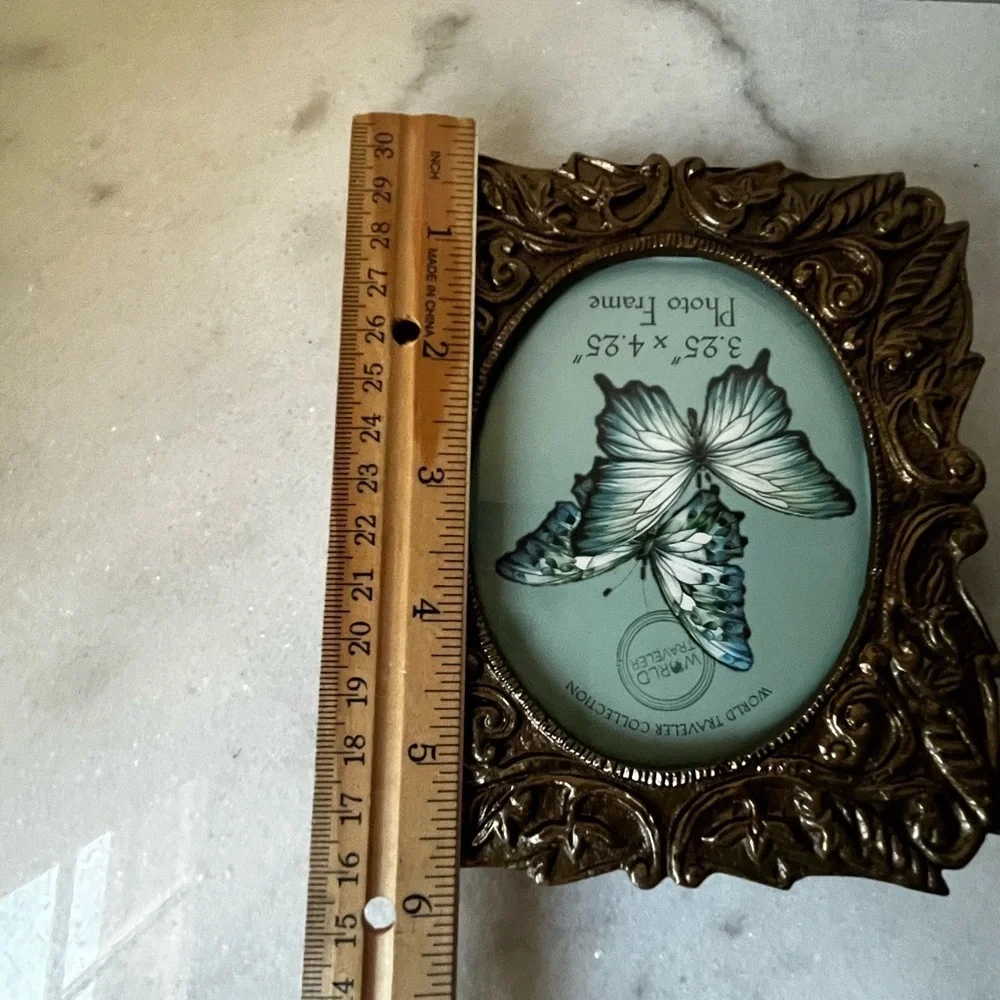 Antique gold metal or brass Photo Frame oval opening for 3.25”x4.25” photo